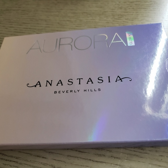 makeup - Picture 3 of 7